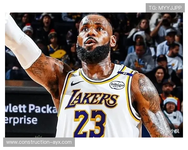 詹姆斯赛季首度三双带领湖人逆转击败勇士 续写辉煌纪录