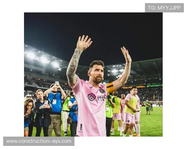 梅西转会巴黎后首次亮相赛场表现抢眼 带领球队迎来关键胜利